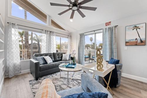 Searenity Suite Peekaboo Ocean view 1 min walk to Beach — 4-Star Luxury Hotel in Huntington Beach, United States