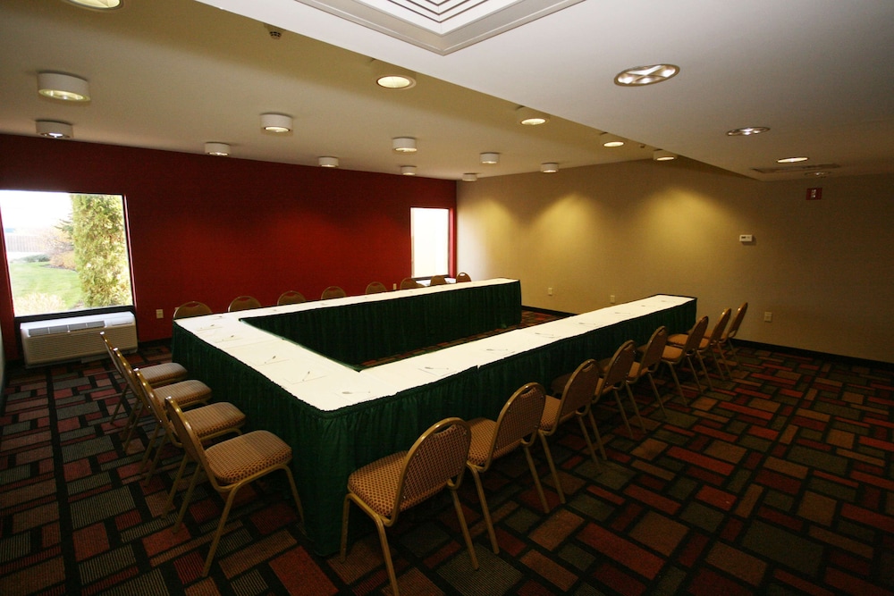 Hampton Inn Woodbridge - photo 45