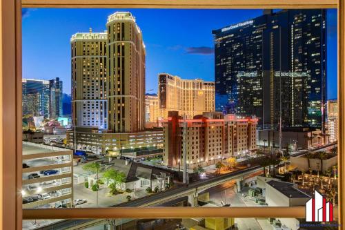 MGM Signature 07 607 Accessible Strip View Balcony