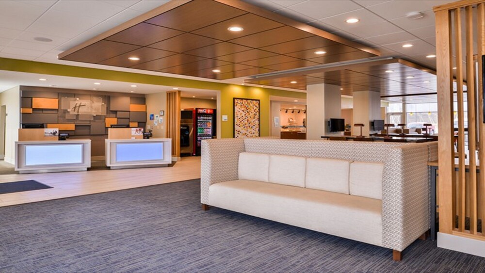 Holiday Inn Express & Suites Parkersburg East by IHG - photo 31