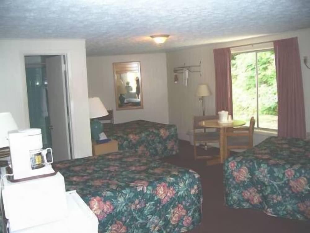 Castlewood Inn - photo 18