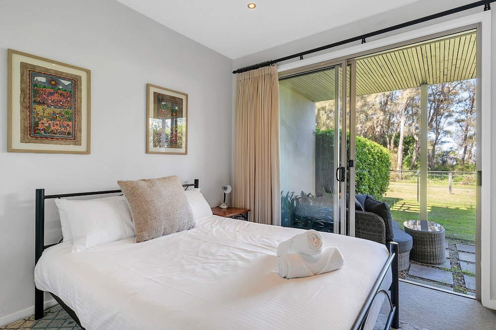 3 Bed Seaside Serenity Escape at Long Beach — Long Beach — photo 5