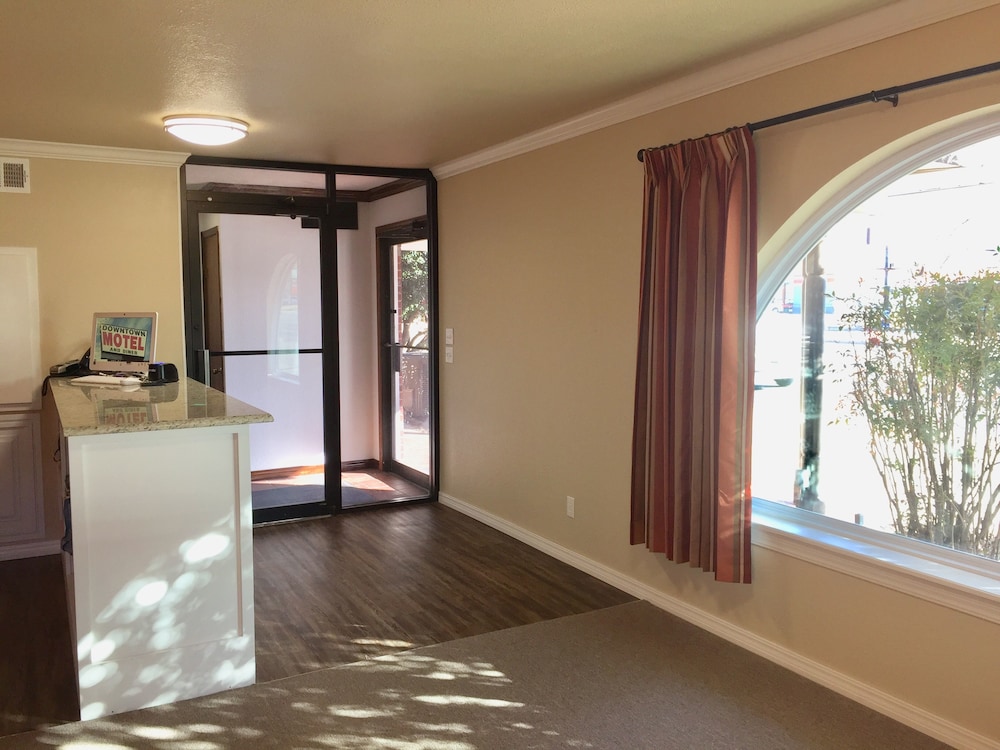 Downtown Motel - photo 2