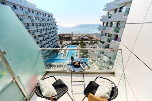 Panoramic sea view Studio Infinity Pool & SPA resort - last minute hotel in Unknown City