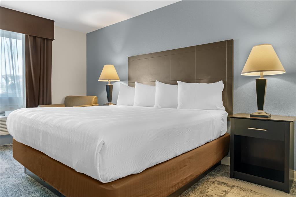 Best Western Lakewinds - photo 8