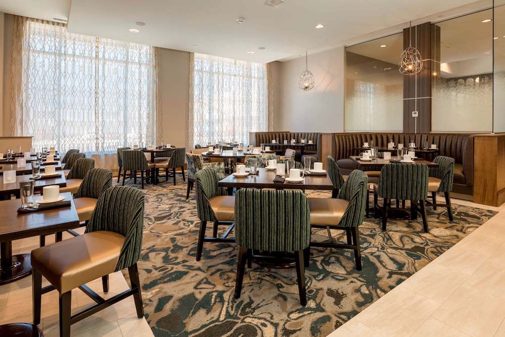 DoubleTree by Hilton Evansville - photo 51