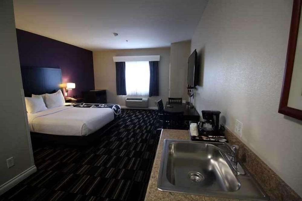 The Hotel Oceanside - photo 11