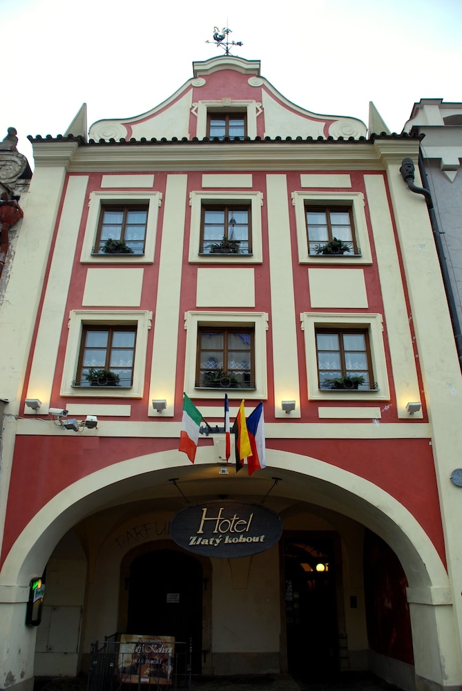Zlatý Kohout — 4-Star Luxury Hotel in Mlada Boleslav, Czech Republic