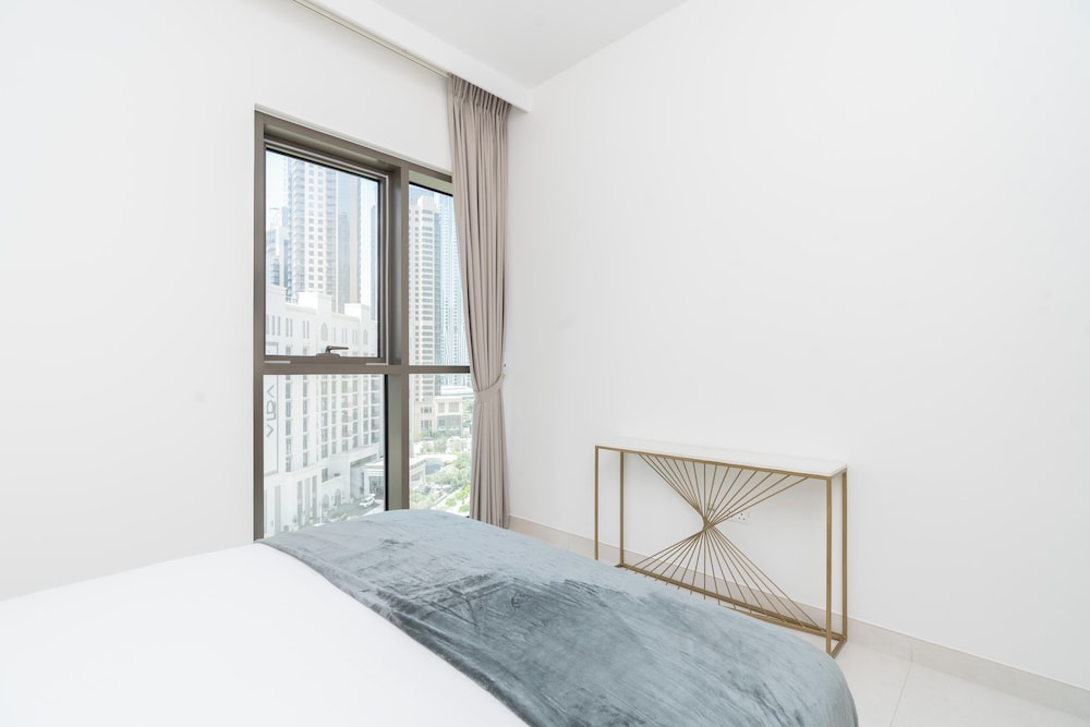 Lux BnB Creek Side 18 — 4-Star Luxury Hotel in Dubai, United Arab Emirates