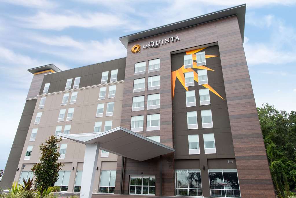 La Quinta Inn & Suite by Wyndham Lake City - featured photo