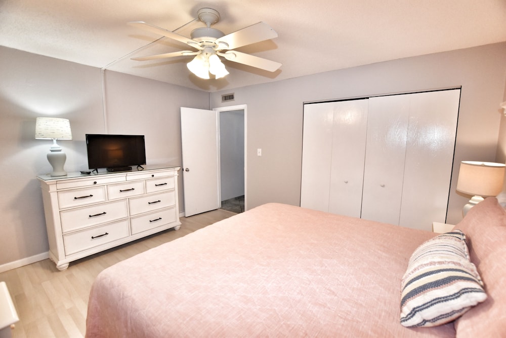 0212 Waters Edge Resort 3 Bedroom Condo by RedAwning - photo 12