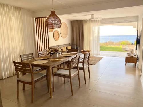 Solara West Private Pool and Seafront — Flic En Flac — photo 4