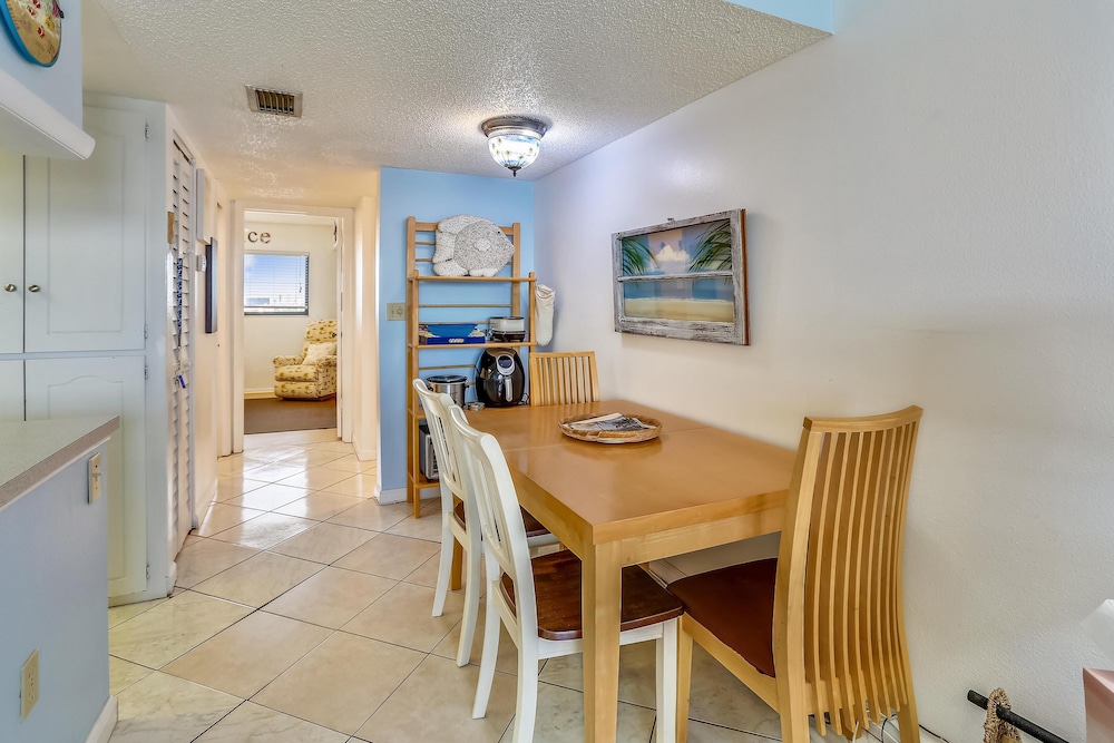 Sunset Chateau 603 - photo 18