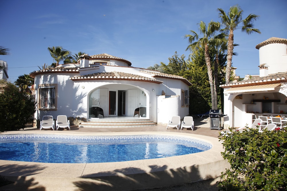 Villa Oasis Costa CarpeDiem — 4-Star Luxury Hotel in Calp, Spain