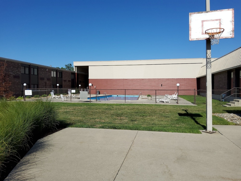 Klopfenstein Inn and Suites - photo 35