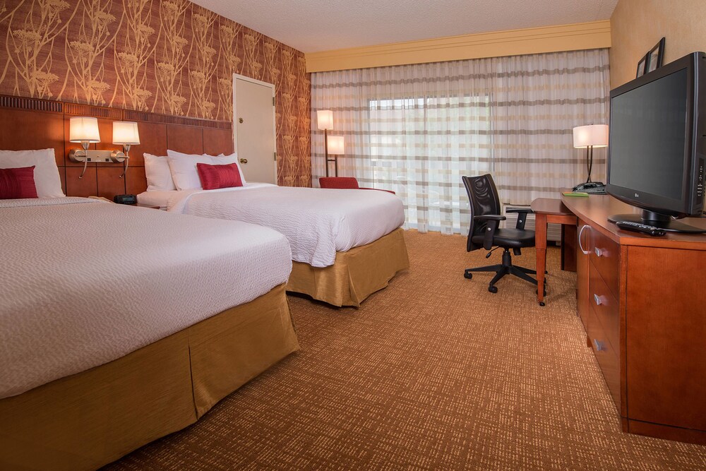 Courtyard by Marriott Dulles Airport Herndon Reston - photo 9