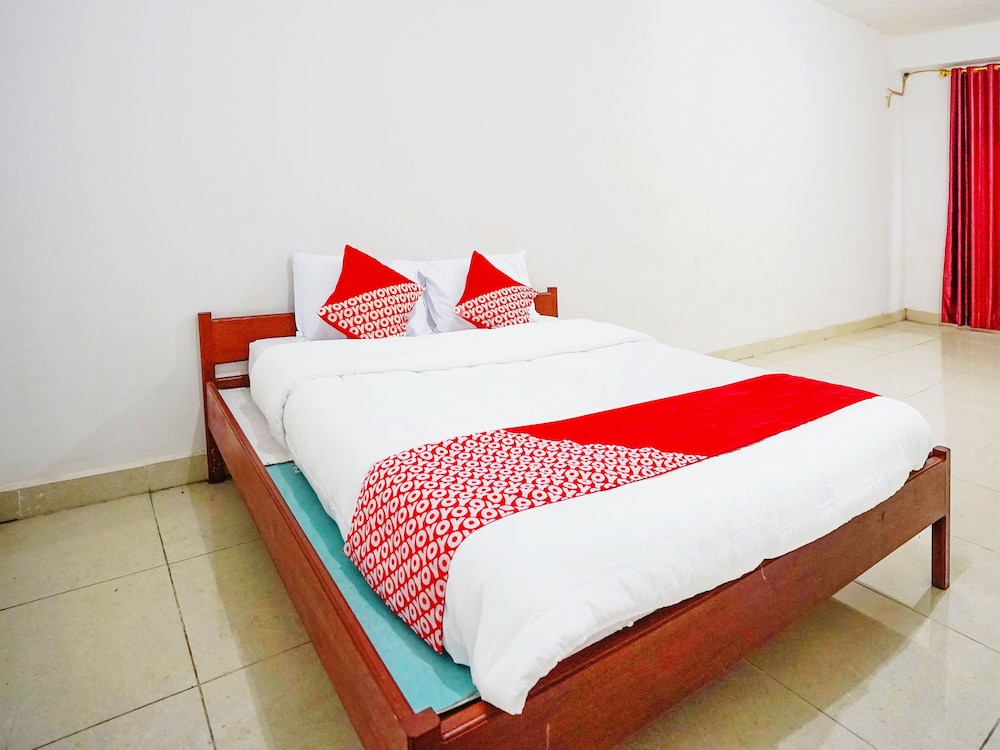 Phoenix Garden - carbon neutral hotel in Unknown City