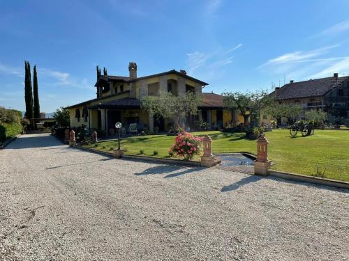 B&B Da Nonna Anacle — 4-Star Luxury Hotel in Bastia Umbra, Italy