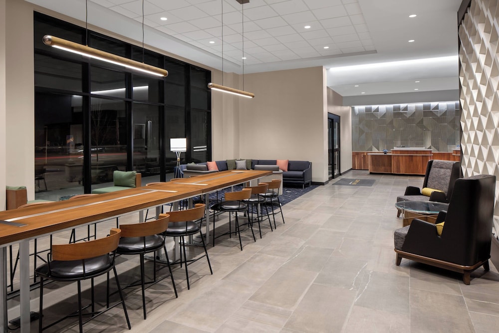 Courtyard by Marriott Lansing Downtown - photo 6