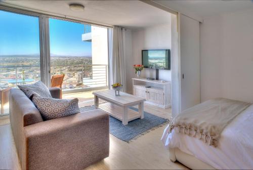 Horizon Bay 1404 by HMH