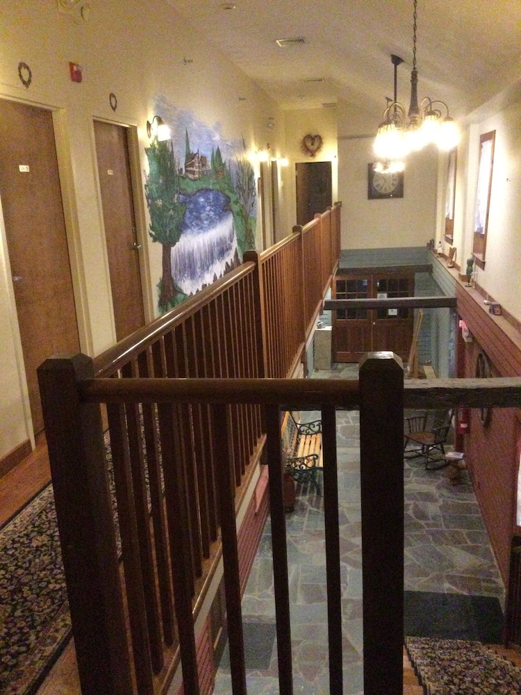 Stagecoach House Inn - photo 82
