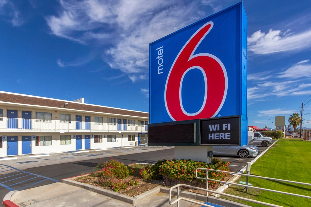 Motel 6 Phoenix North Bell Road - photo 2