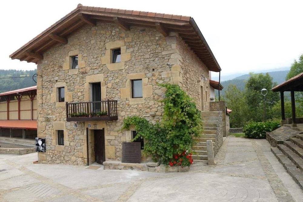 Hotel Garaiko Landetxea — Durango