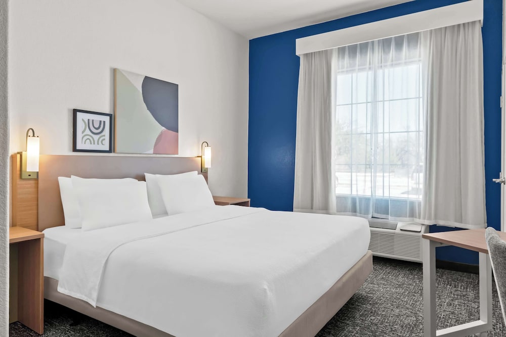 Spark by Hilton Selma - photo 8