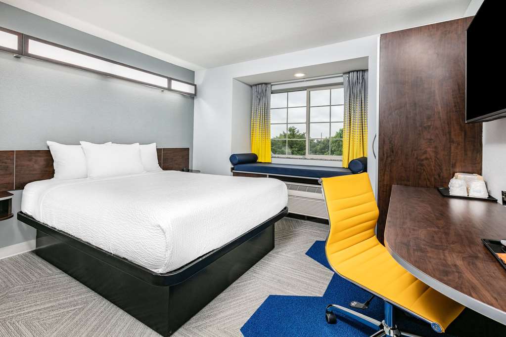 Microtel Inn & Suites by Wyndham Austin Airport - photo 19