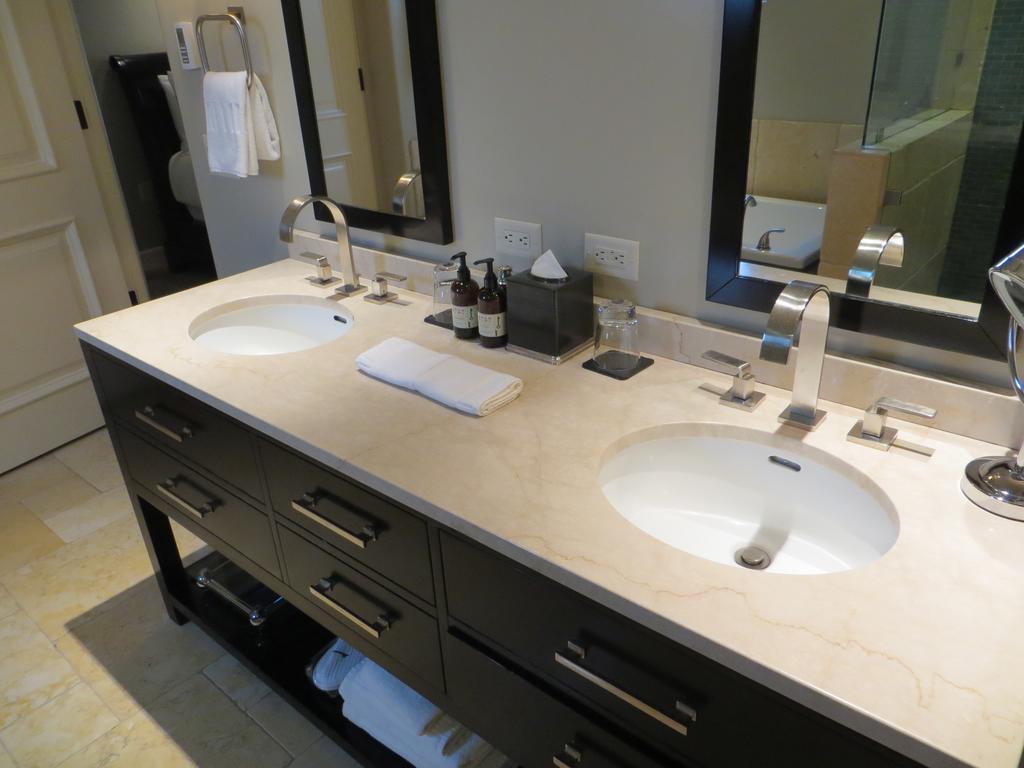 Fallon Hotel - photo 19