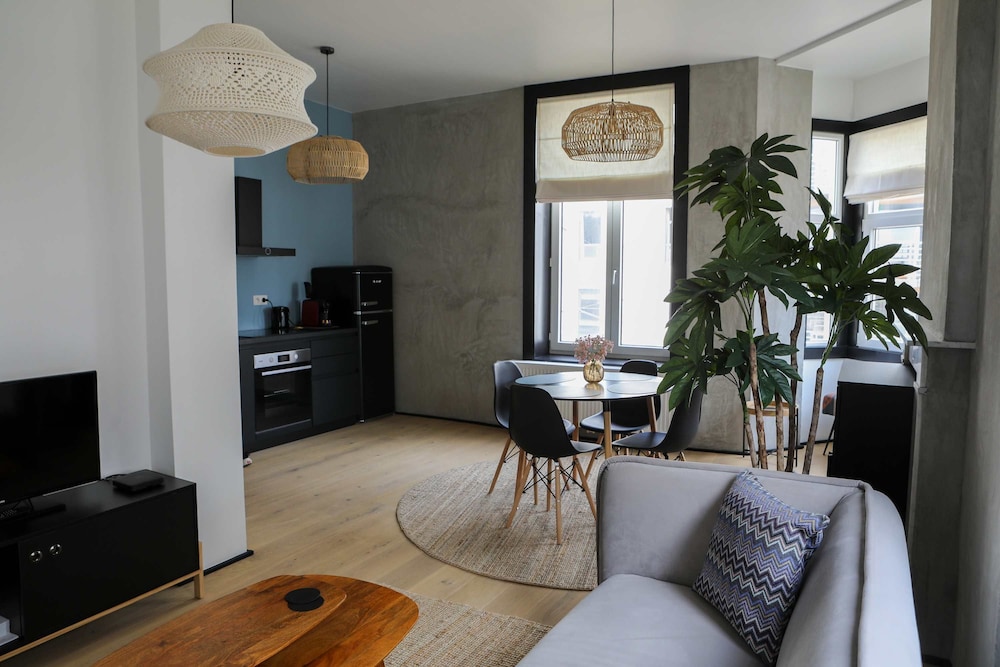 Kamiel Belle Epoque apartment with modern comfort — 4-Star Luxury Hotel in Blankenberge, Belgium