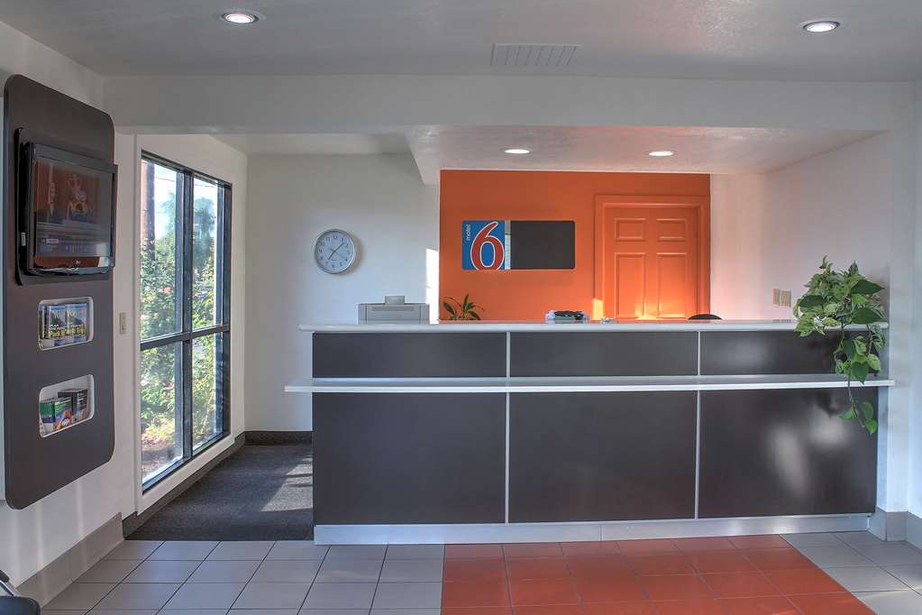Motel 6 Bishop CA - photo 28