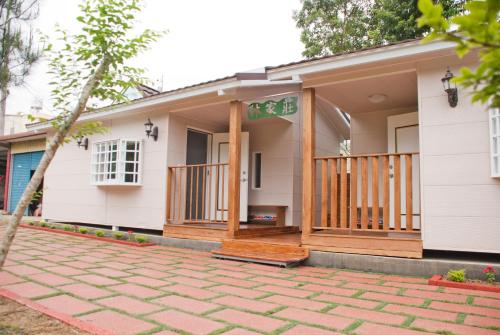 Lin Home - carbon neutral hotel in Lugu