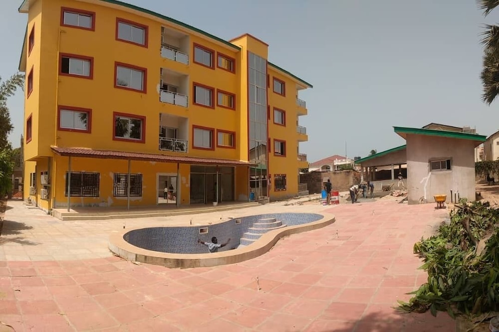 Akkwa Suites — Serekunda