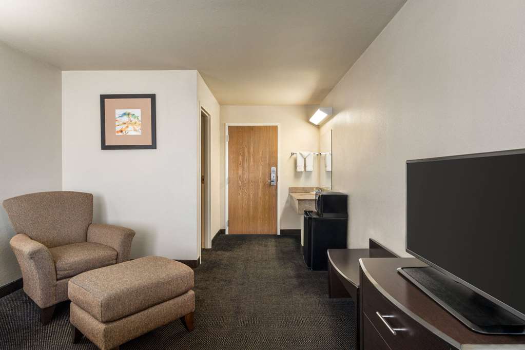 Travelodge by Wyndham Dexter - photo 26