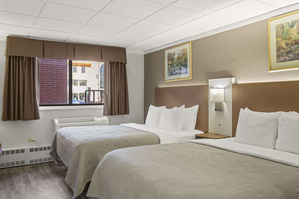 Quality Inn & Suites Green Bay Downtown - photo 24