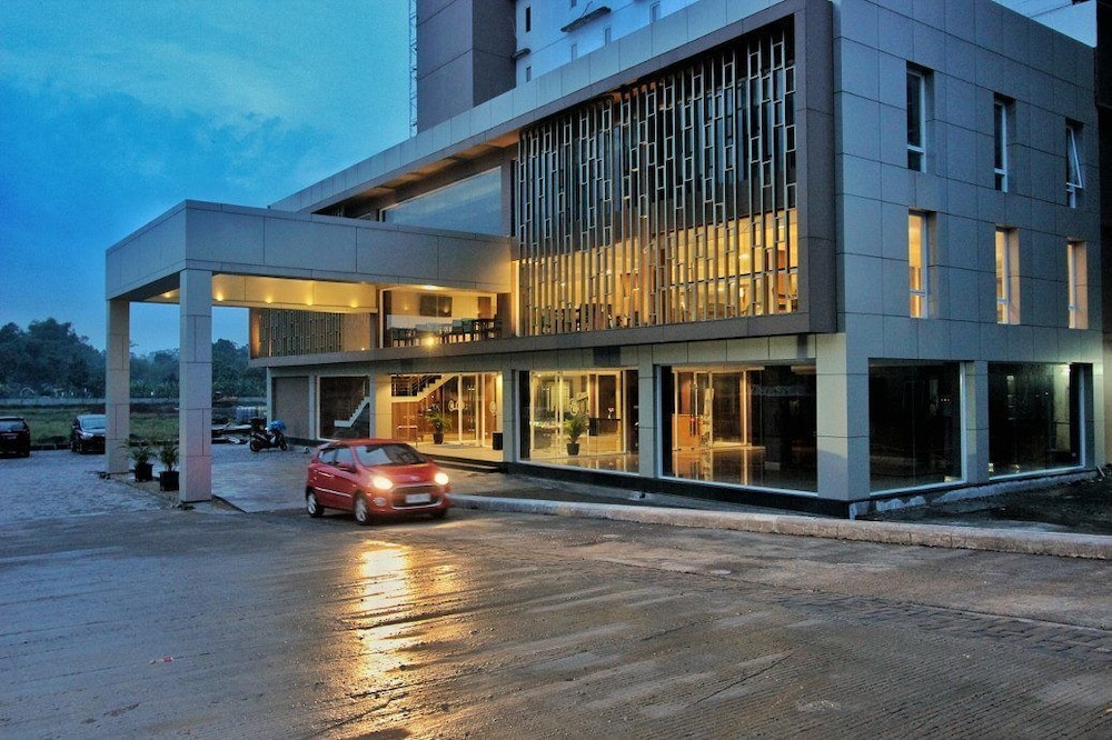 Corehotel Malioboro City Yogyakarta — Depok