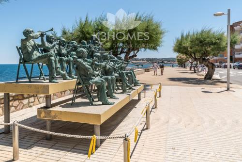 Apartamento Can Tarra 2 — 4-Star Luxury Hotel in L'escala, Spain