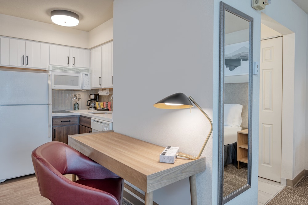 Staybridge Suites Allentown Bethlehem Airport by IHG - photo 15