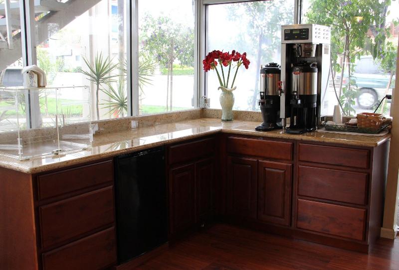 Caravelle Inn Suites - photo 42