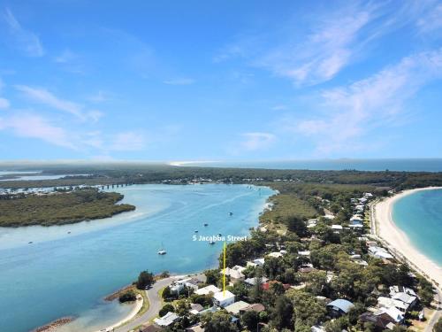 Meri Haven in Hawks Nest, Australia