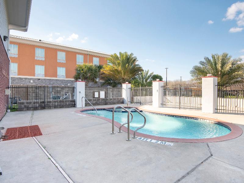OYO Townhouse Clute Lake Jackson - photo 79