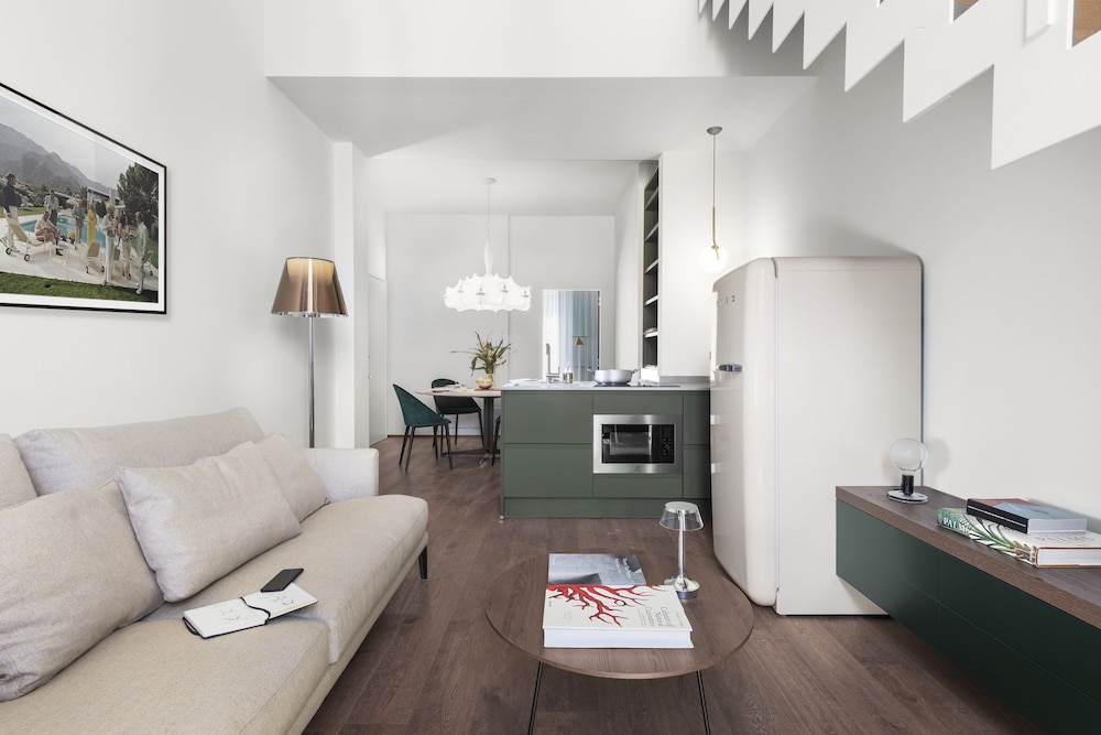 Cavour Deluxe by Mmega — 4-Star Luxury Hotel in Campi Bisenzio, Italy