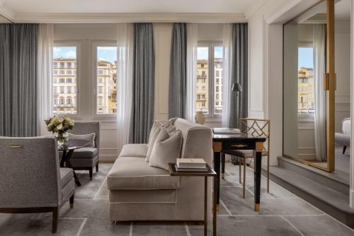 Lungarno Luxury Apartments by Lungarno Collection — 4-Star Luxury Hotel in Florence, Italy