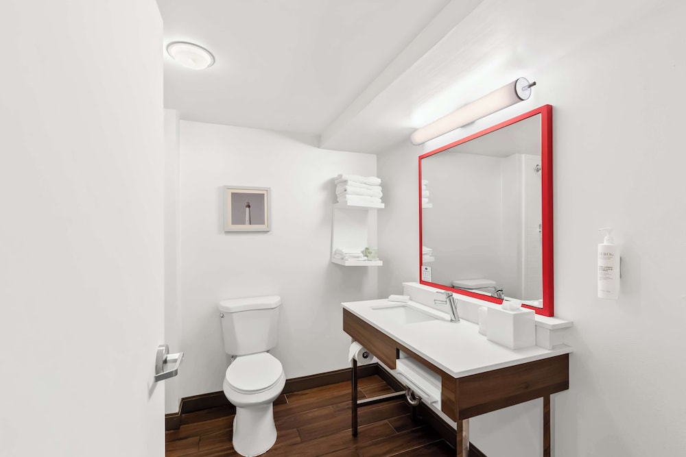 Hampton Inn Pennsville - photo 24