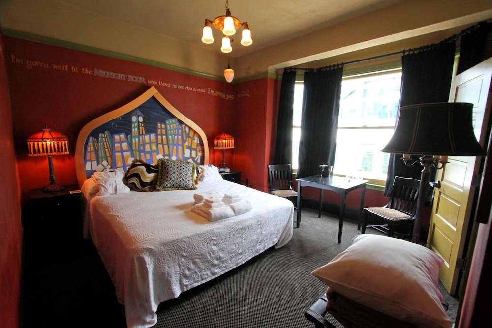 McMenamins Crystal Hotel - photo 21