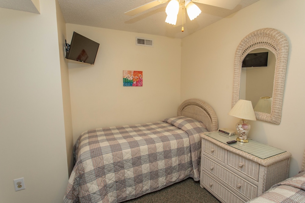 Royal Garden Resort 510 2 Bedroom Condo by RedAwning - photo 8