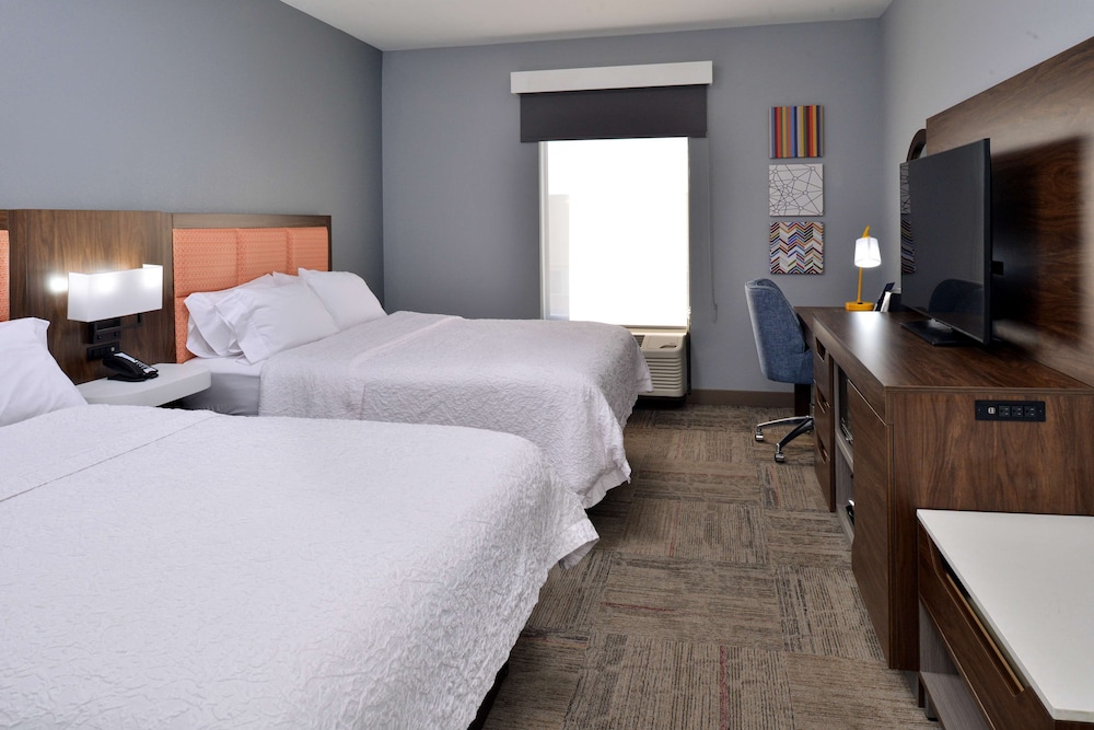 Hampton Inn Kansas City Northeast - photo 15