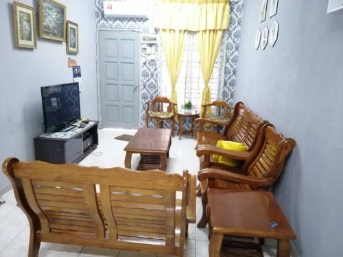 Homestay Perpaduan Taman Bercham Raya Ulu Kinta Ipoh Perak — 4-Star Luxury Hotel in Ipoh, Malaysia