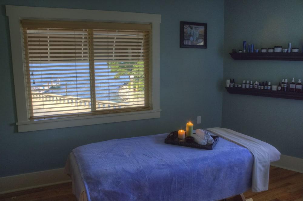 Campbell's Resort - photo 16